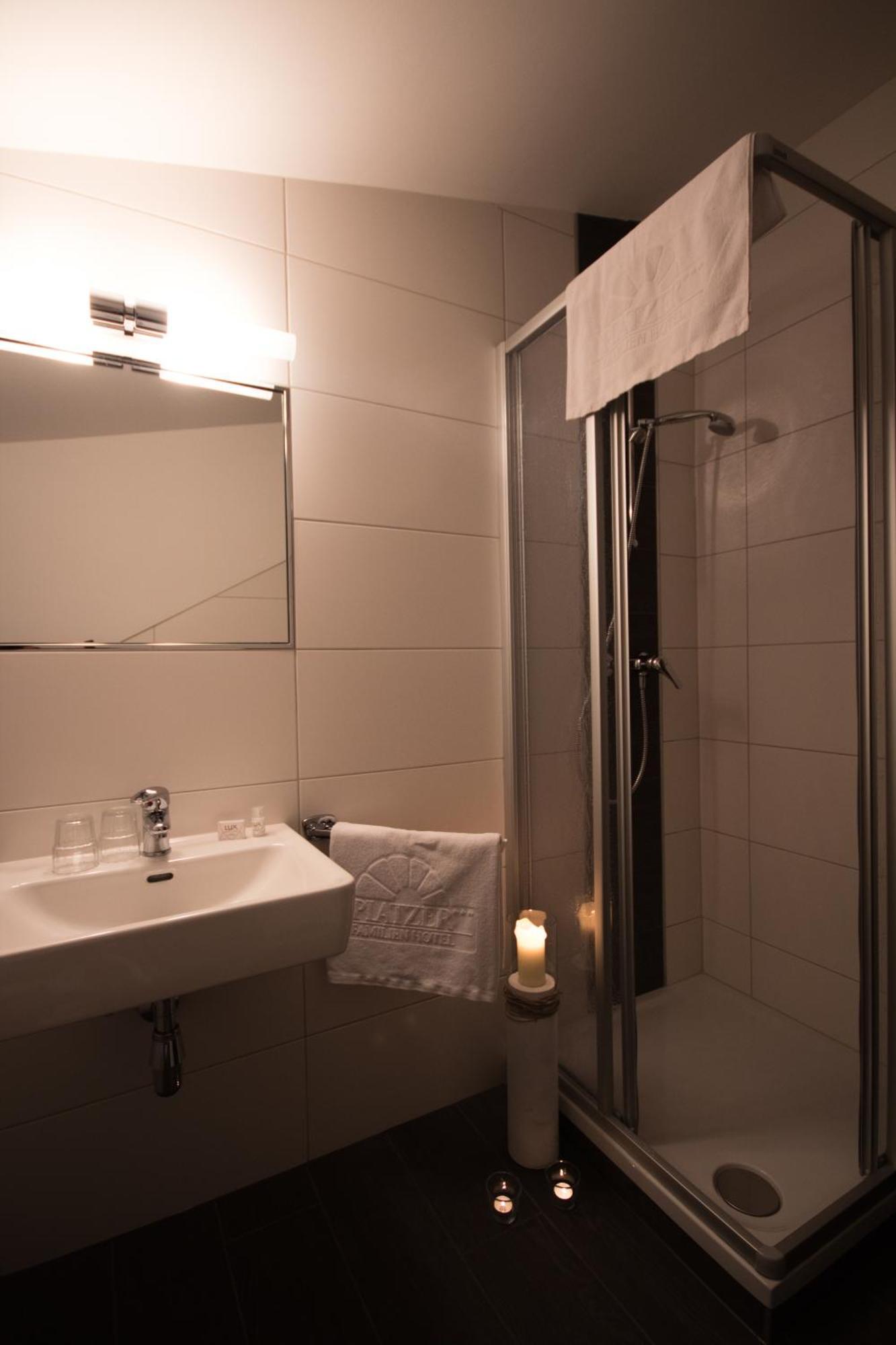 Hotel Restaurant Platzer Gmund in Karnten Room photo