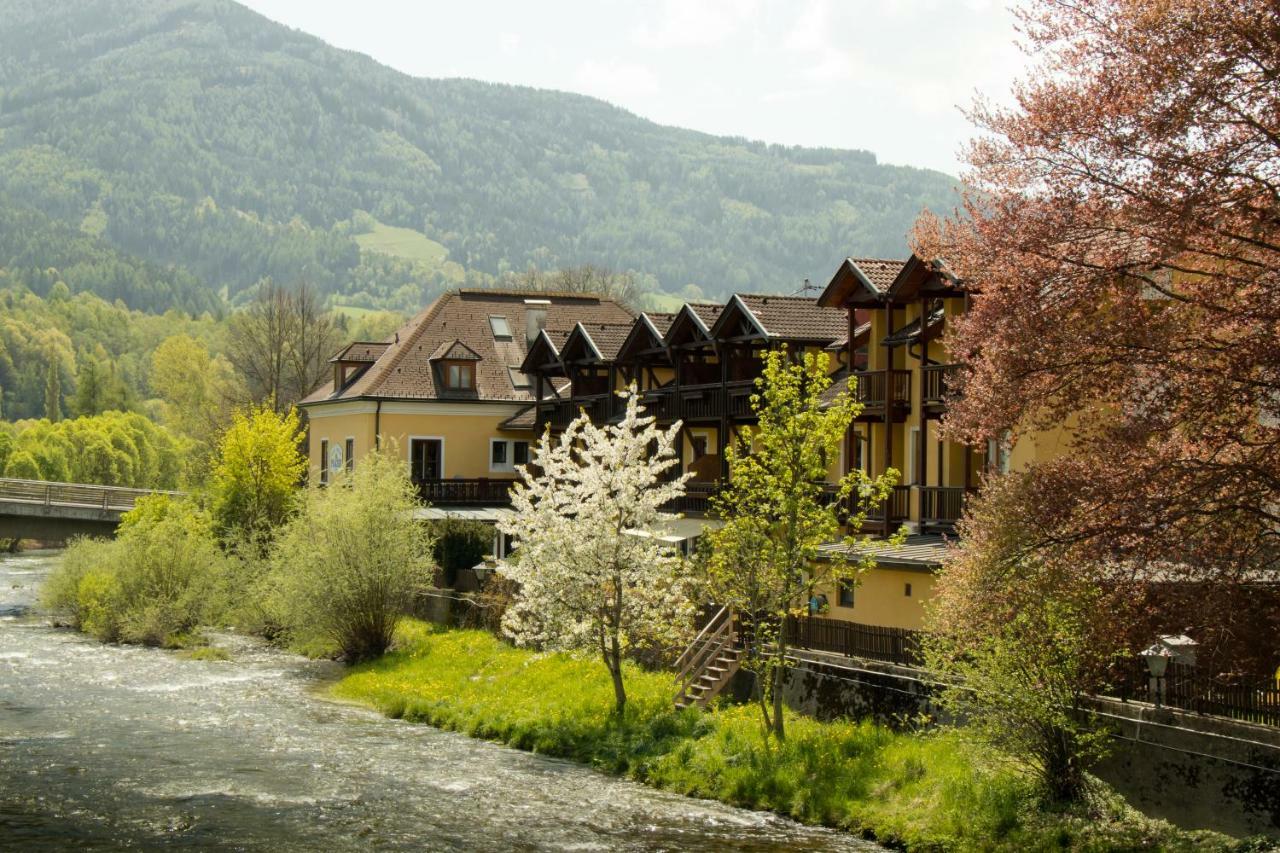 Hotel Restaurant Platzer Gmund in Karnten Exterior photo